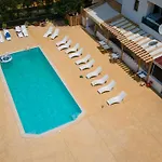Daire Peaceful Flat In By Lovelystay