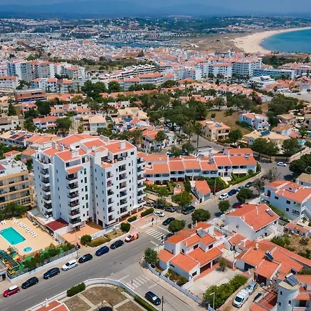 Peaceful Flat In By Lovelystay *