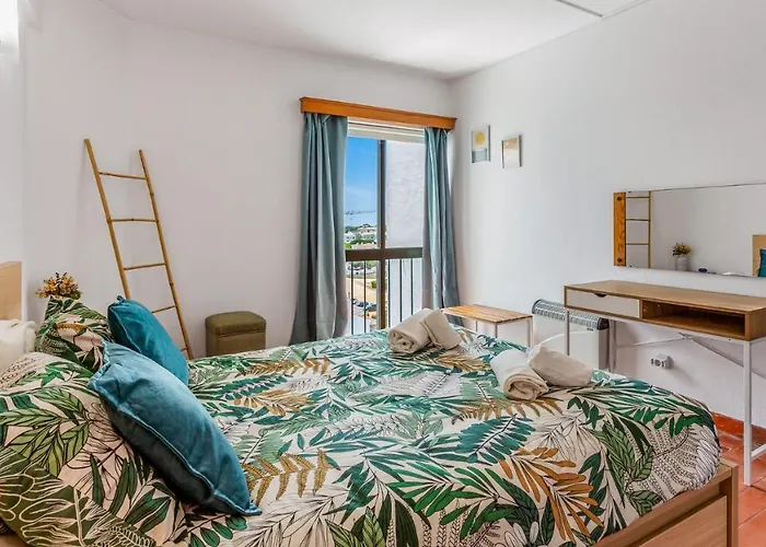 Peaceful Flat In By Lovelystay