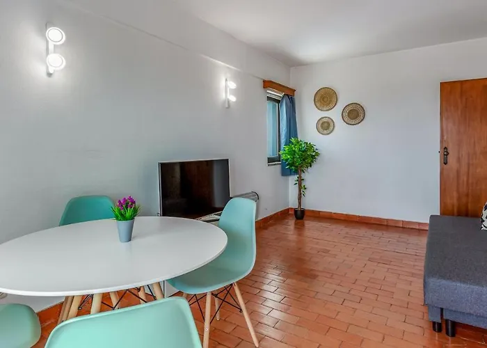 Apartman Peaceful Flat In By Lovelystay *