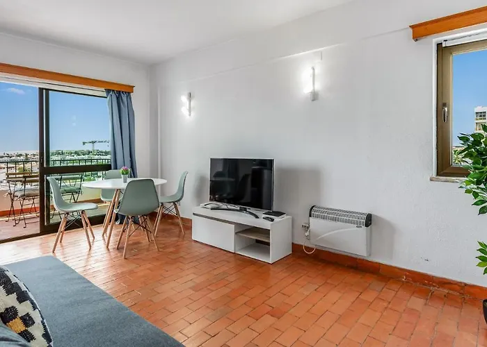 Peaceful Flat In By Lovelystay Lagos