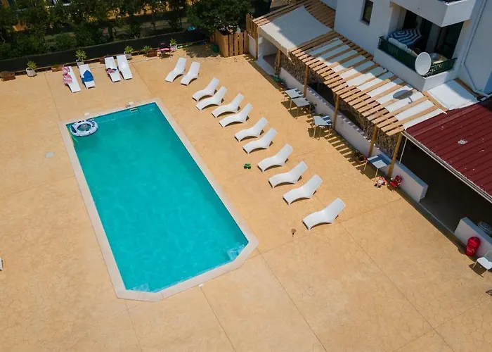 Apartman Peaceful Flat In By Lovelystay