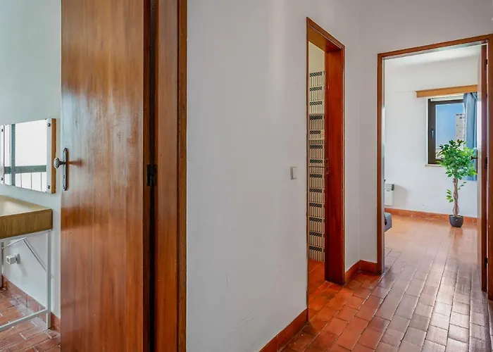 Peaceful Flat In By Lovelystay