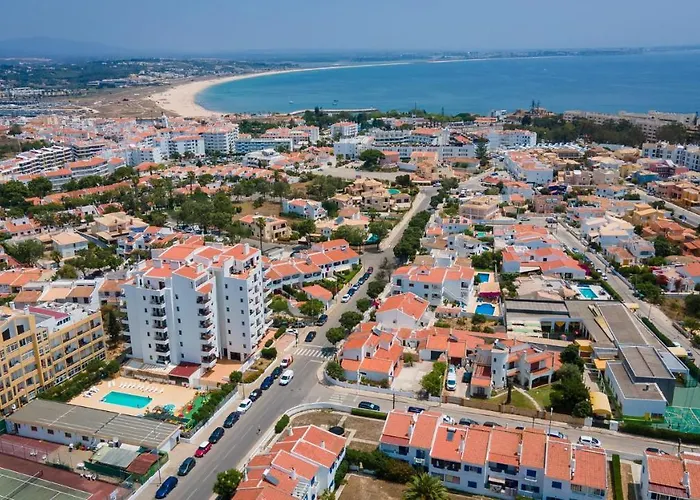 アパート Peaceful Flat In By Lovelystay *